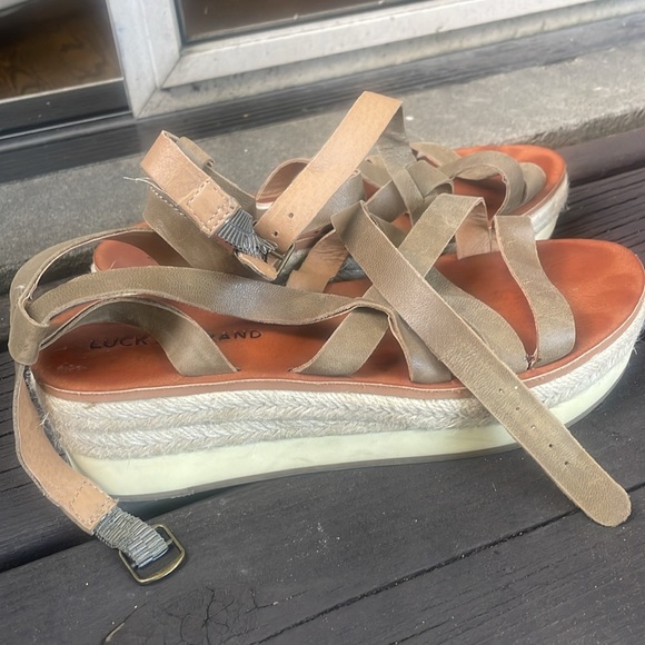 Lucky Brand Strappy Platform Sandles - Picture 3 of 8